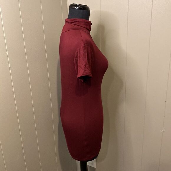 NEW Elan Small Right Turtleneck T-Shirt Maroon Short Sleeve - Picture 4 of 6